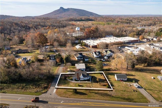 624 52 E ByPass, Pilot Mountain, NC 27041