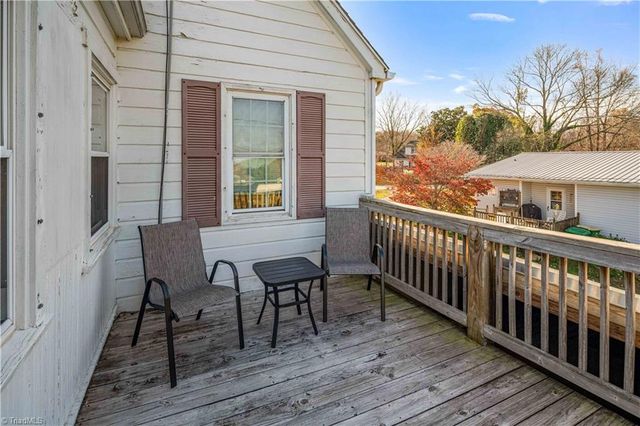 624 52 ByPass E, Pilot Mountain, NC 27041