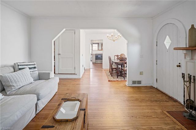 624 52 E ByPass, Pilot Mountain, NC 27041