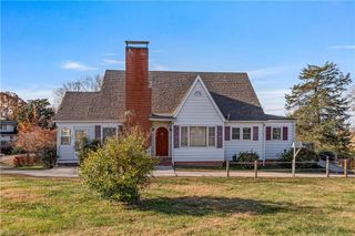 624 52 E ByPass, Pilot Mountain, NC 27041