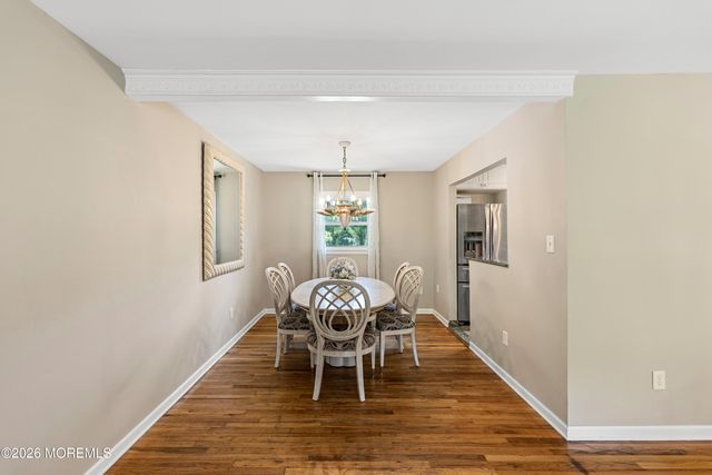 7 Oxford Road, Manalapan, NJ 07726