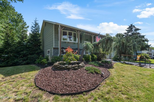 7 Oxford Road, Manalapan, NJ 07726