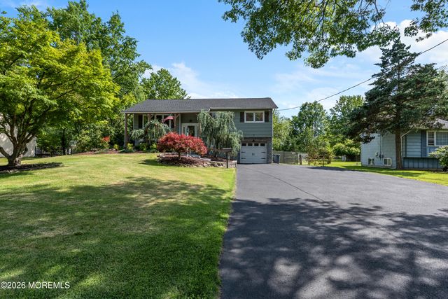 7 Oxford Road, Manalapan, NJ 07726