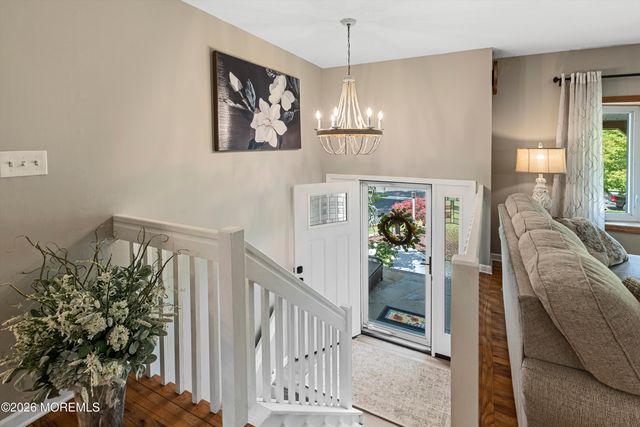 7 Oxford Road, Manalapan, NJ 07726