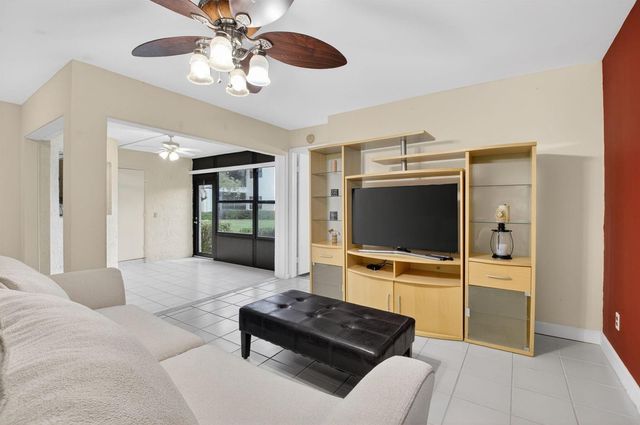 6069 Parkwalk Drive, Boynton Beach, FL 33472