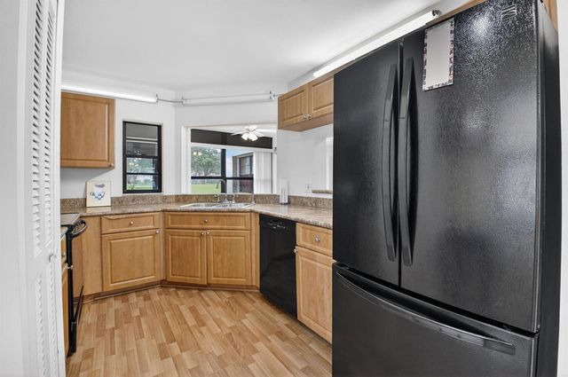 6069 Parkwalk Drive, Boynton Beach, FL 33472