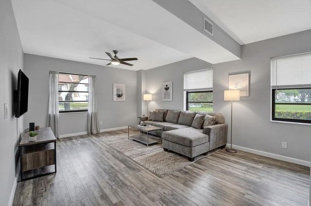6069 Parkwalk Drive, Boynton Beach, FL 33472