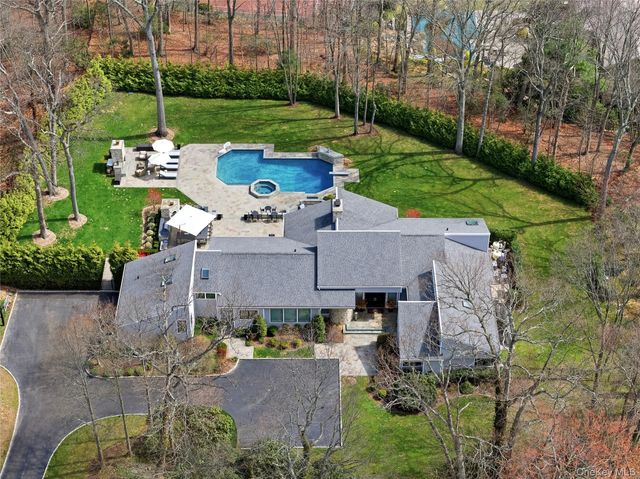 50 Tall Oak Crescent, Oyster Bay Cove, NY 11791