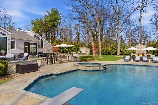 50 Tall Oak Crescent, Oyster Bay Cove, NY 11791