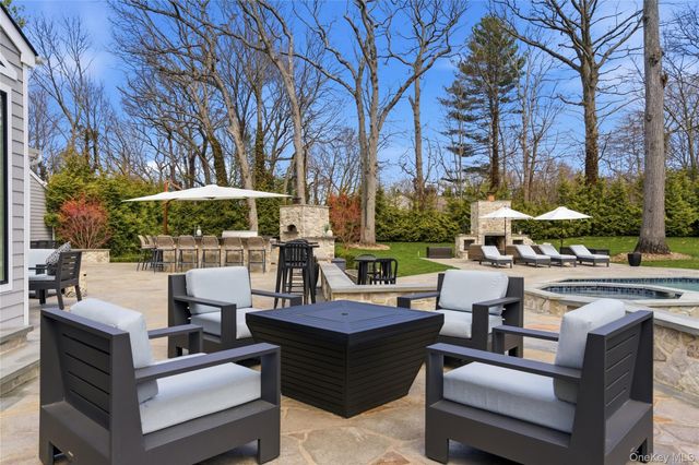 50 Tall Oak Crescent, Oyster Bay Cove, NY 11791