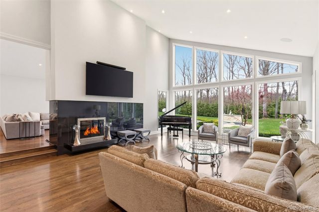 50 Tall Oak Crescent, Oyster Bay Cove, NY 11791