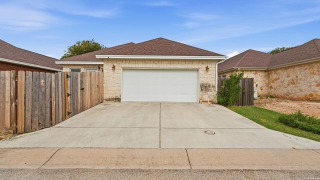 2022 Cotton Blvd, New Braunfels, TX 78130
