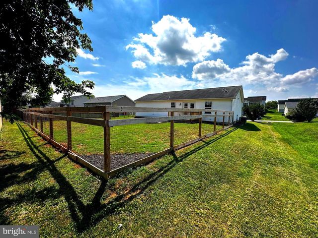 94 ESCALADE LN, Martinsburg, WV 25403