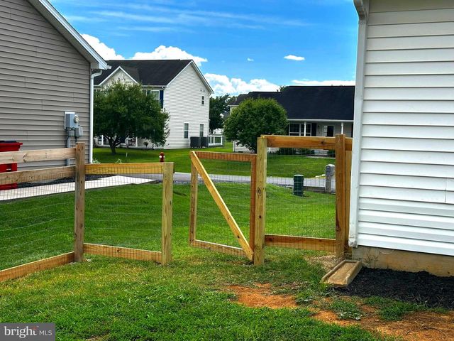 94 ESCALADE LN, Martinsburg, WV 25403