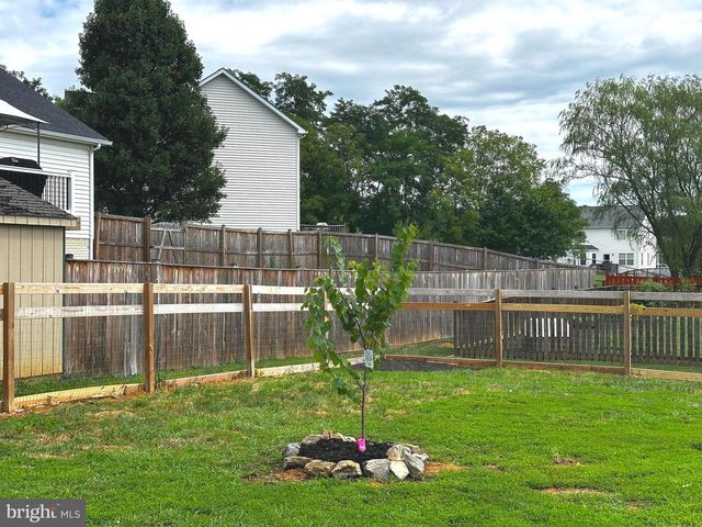 94 ESCALADE LN, Martinsburg, WV 25403