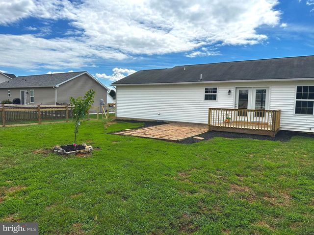 94 ESCALADE LN, Martinsburg, WV 25403