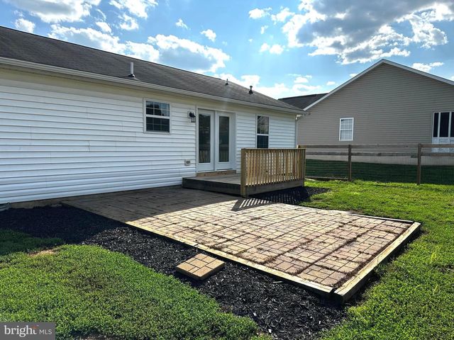 94 ESCALADE LN, Martinsburg, WV 25403