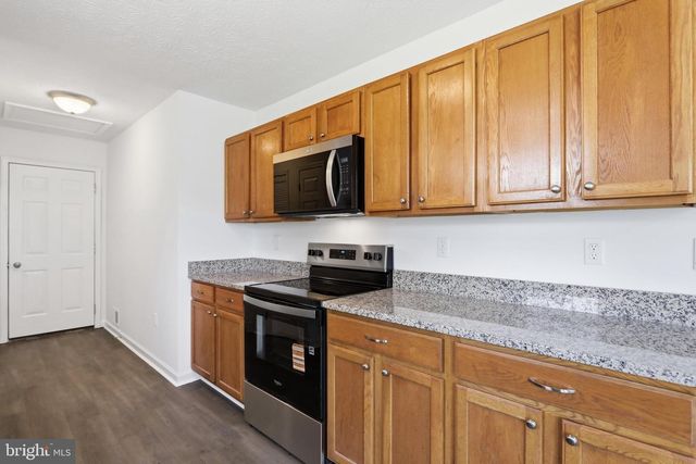 94 ESCALADE LN, Martinsburg, WV 25403