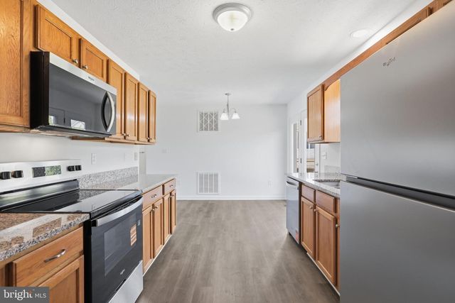 94 ESCALADE LN, Martinsburg, WV 25403