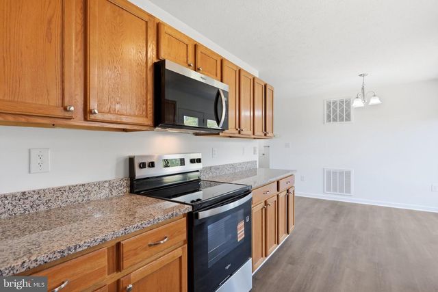 94 ESCALADE LN, Martinsburg, WV 25403