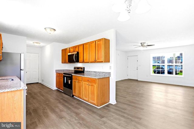 94 ESCALADE LN, Martinsburg, WV 25403