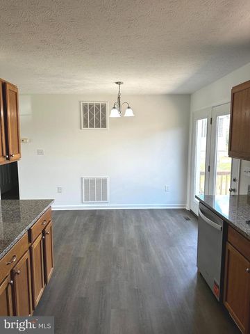 94 ESCALADE LN, Martinsburg, WV 25403