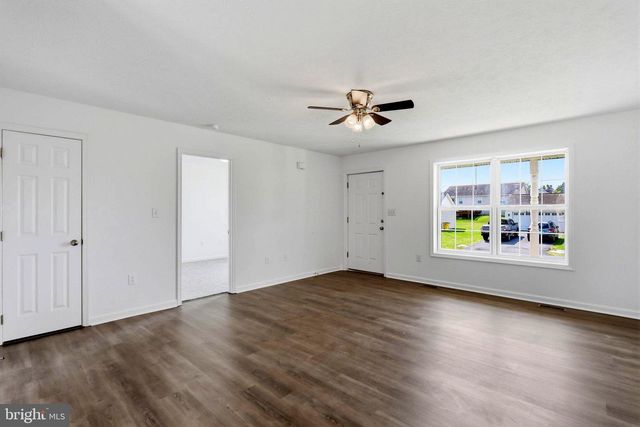 94 ESCALADE LN, Martinsburg, WV 25403
