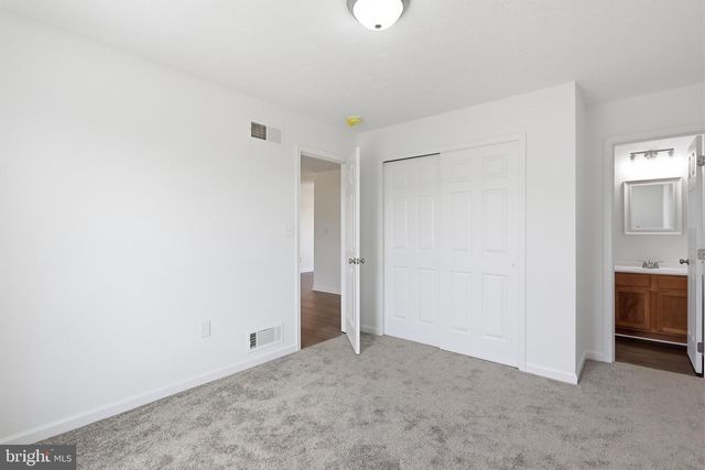 94 ESCALADE LN, Martinsburg, WV 25403