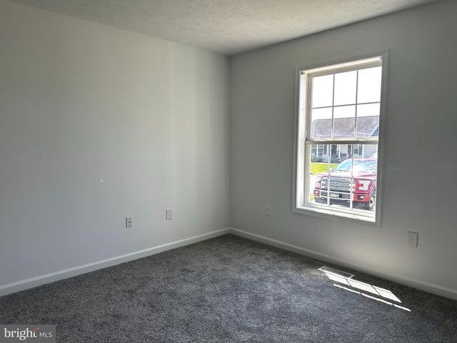 94 ESCALADE LN, Martinsburg, WV 25403