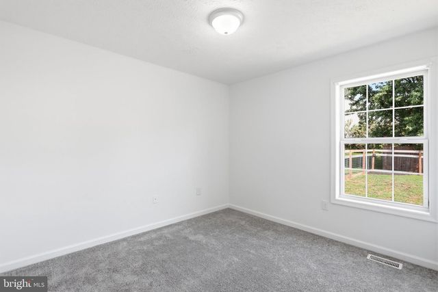 94 ESCALADE LN, Martinsburg, WV 25403