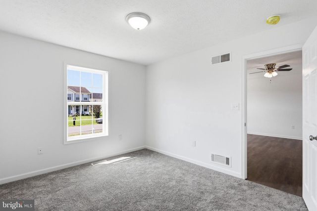 94 ESCALADE LN, Martinsburg, WV 25403