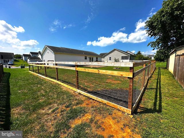 94 ESCALADE LN, Martinsburg, WV 25403