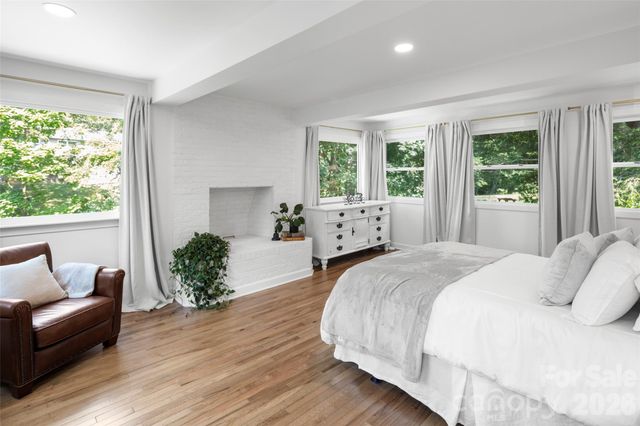 33 Maywood Road, Asheville, NC 28804