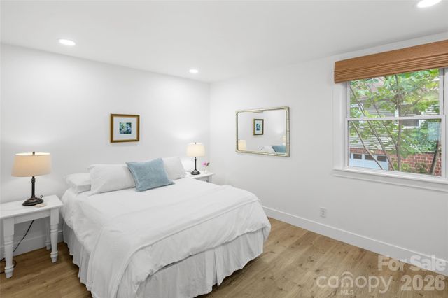 33 Maywood Road, Asheville, NC 28804