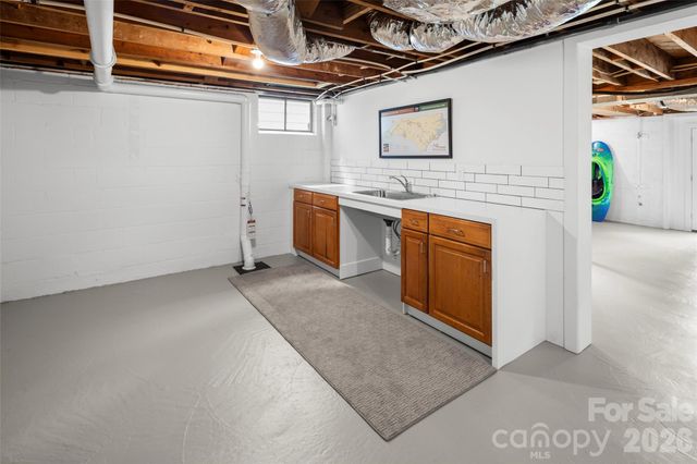 33 Maywood Road, Asheville, NC 28804