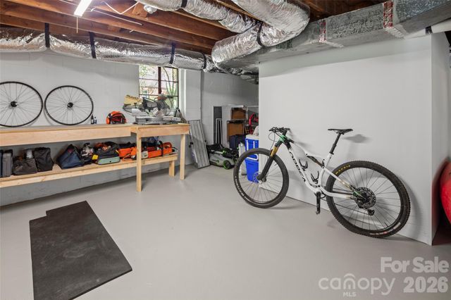 33 Maywood Road, Asheville, NC 28804