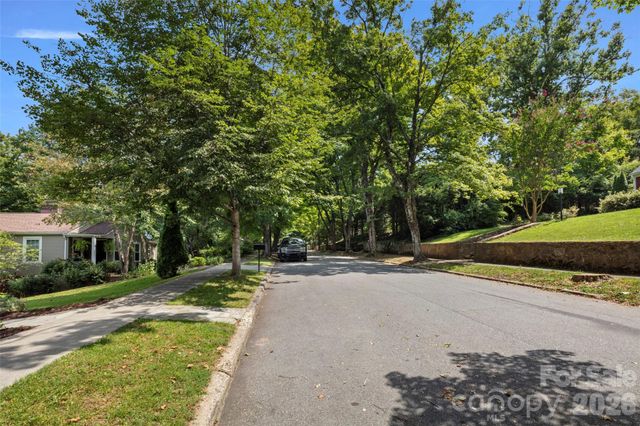 33 Maywood Road, Asheville, NC 28804