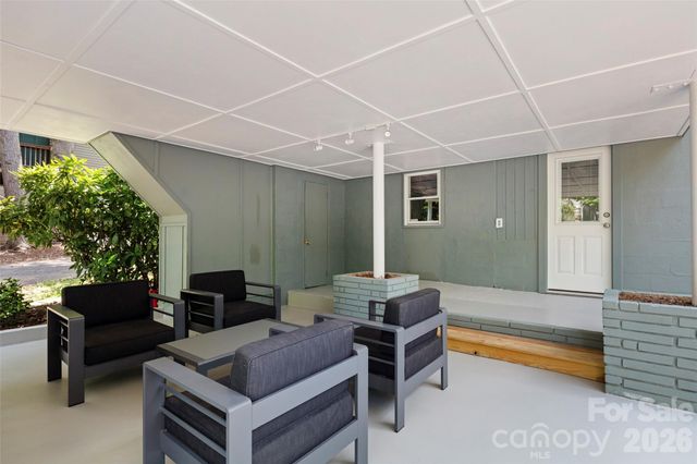 33 Maywood Road, Asheville, NC 28804