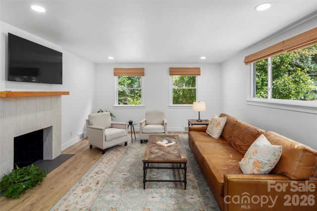 33 Maywood Road, Asheville, NC 28804