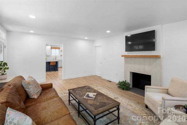 33 Maywood Road, Asheville, NC 28804