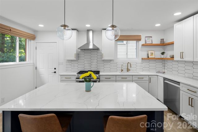 33 Maywood Road, Asheville, NC 28804
