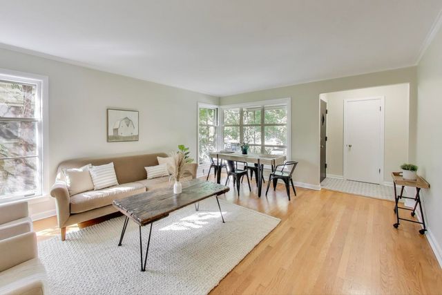 6053 N Keeler Avenue, Chicago, IL 60646