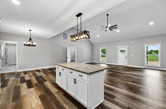 132 Whitaker Road, Shelbyville, TN 37160