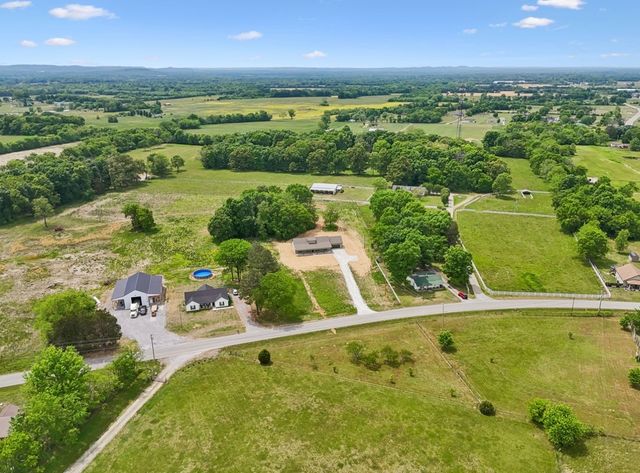 132 Whitaker Road, Shelbyville, TN 37160