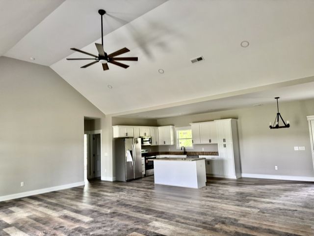 132 Whitaker Road, Shelbyville, TN 37160