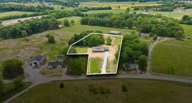 132 Whitaker Road, Shelbyville, TN 37160