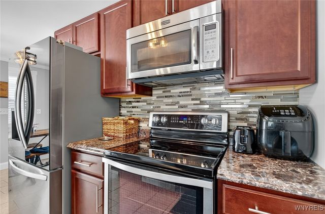 557 Meadowbrook Drive, Lewiston, NY 14092