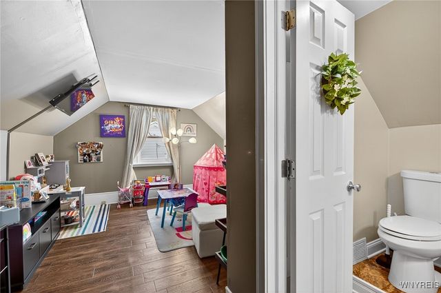 557 Meadowbrook Drive, Lewiston, NY 14092