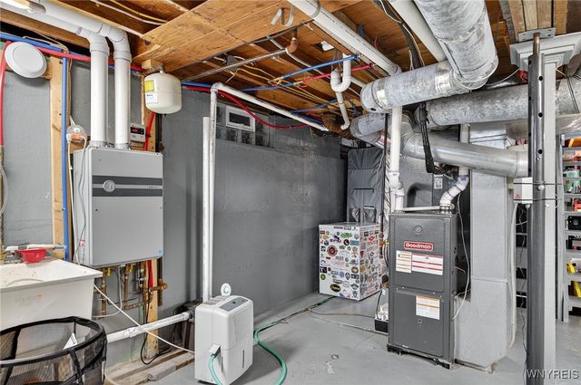 557 Meadowbrook Drive, Lewiston, NY 14092