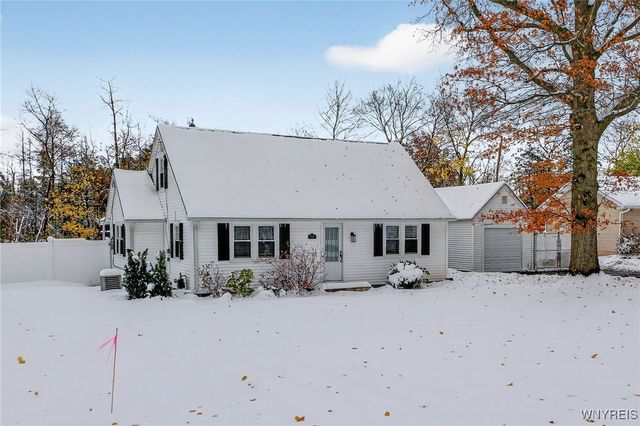 557 Meadowbrook Drive, Lewiston, NY 14092